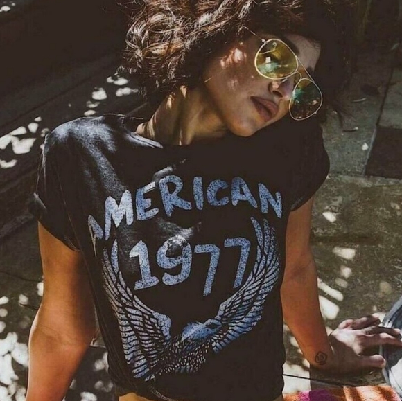 Authentic American 1977 Graphic Tee - Picture 4 of 10